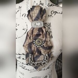 Rhinestone Accent Fabric Scarf Necklace - Beige & Gray